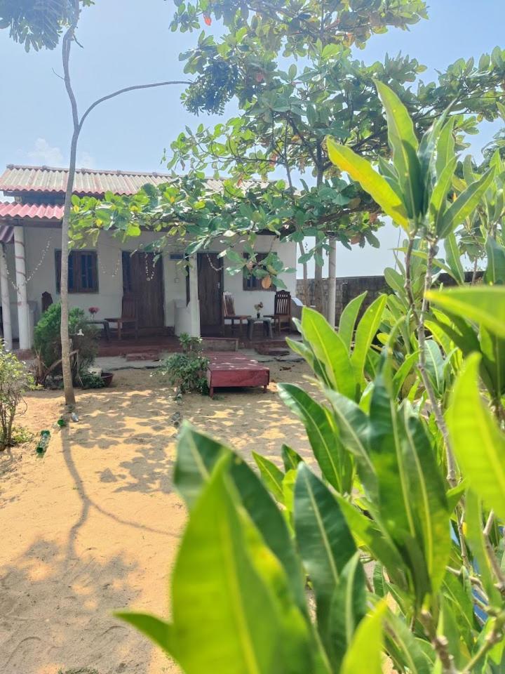 Golden Rich Hotel Arugam Bay Exterior foto